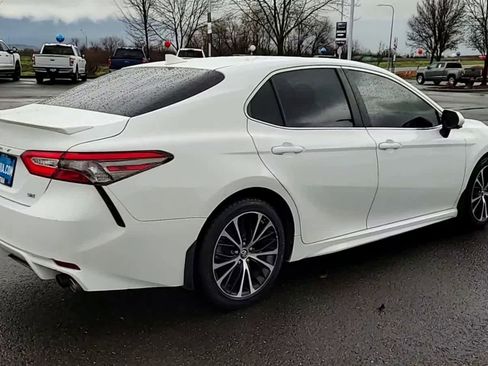 Used 2019 Toyota Camry SE image 8
