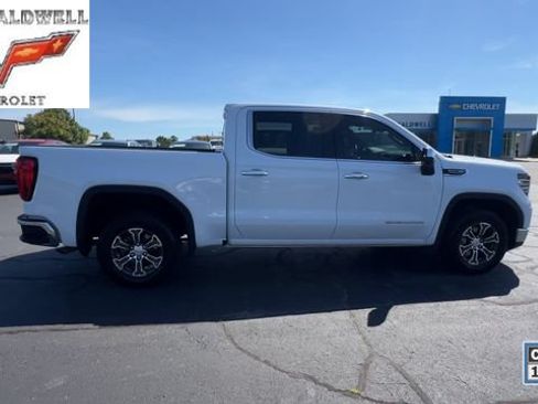 Certified 2025 GMC Sierra 1500 SLT RWD image 9