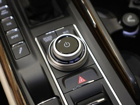 Used 2022 Maserati Levante GT image 37