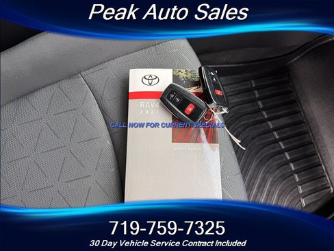 Used 2021 Toyota RAV4 XLE AWD/4WD image 30