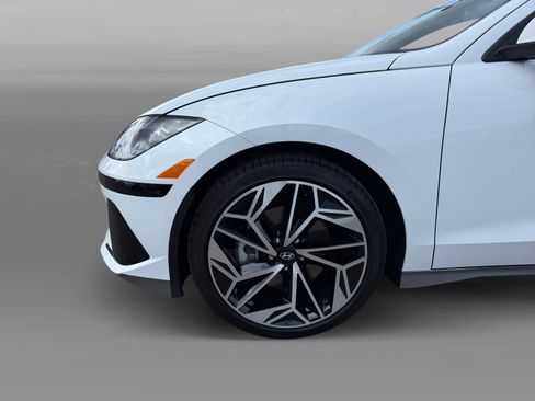 Certified 2025 Hyundai Ioniq 6 SEL AWD/4WD image 9