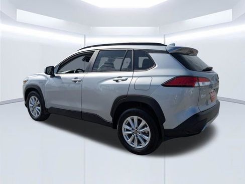 Used 2024 Toyota Corolla Cross LE FWD image 6