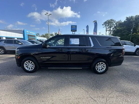 Used 2024 Chevrolet Suburban LT AWD/4WD image 13