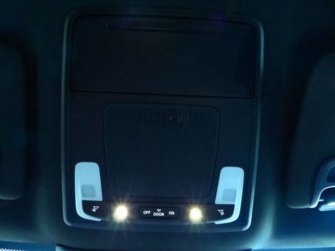 Used 2024 Honda Pilot Sport image 32