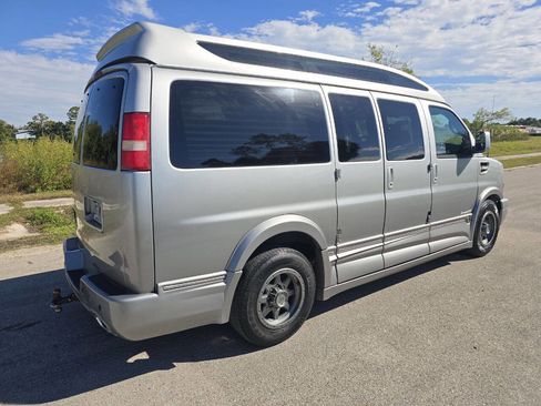 Used 2016 Chevrolet Express 2500 image 6