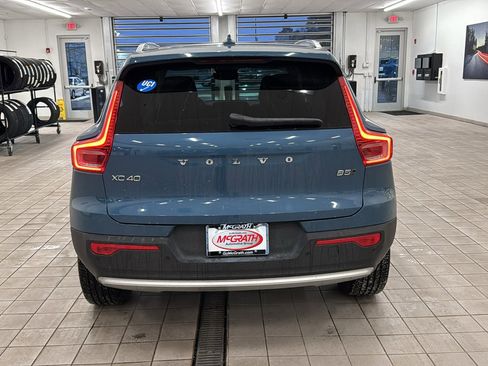 Certified 2025 Volvo XC40 B5 Plus image 6