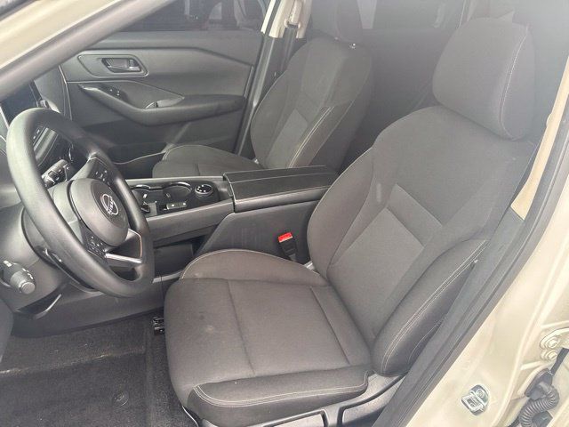 Used 2024 Nissan Rogue S AWD/4WD image 9