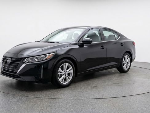 Used 2025 Nissan Sentra S FWD image 3