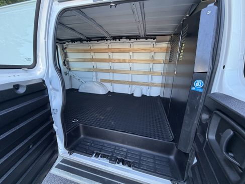 Used 2025 GMC Savana 2500 w/ Driver Convenience Package RWD image 5