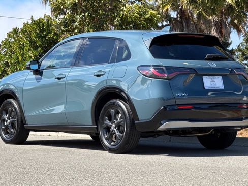 Used 2025 Honda HR-V EX-L image 3