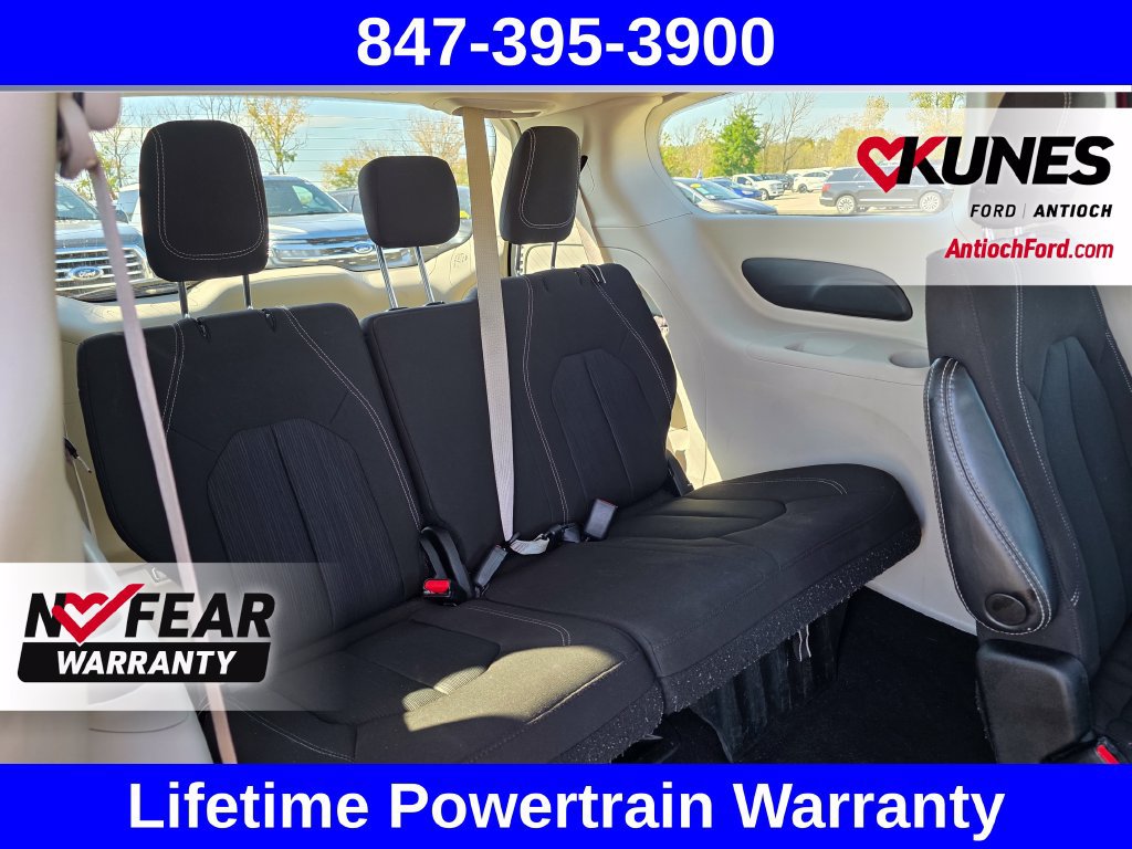 Used 2023 Chrysler Voyager LX FWD image 39