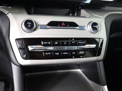 Used 2024 Ford Explorer XLT w/ Equipment Group 202A AWD/4WD image 48