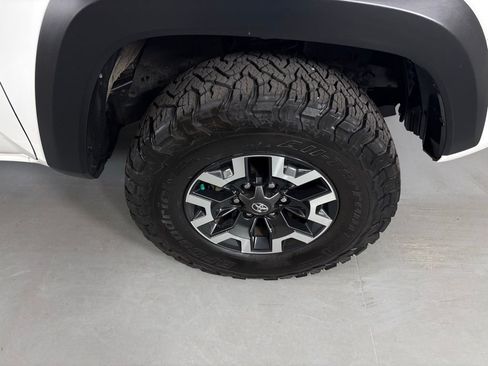 Used 2023 Toyota Tacoma TRD Off-Road AWD/4WD image 10