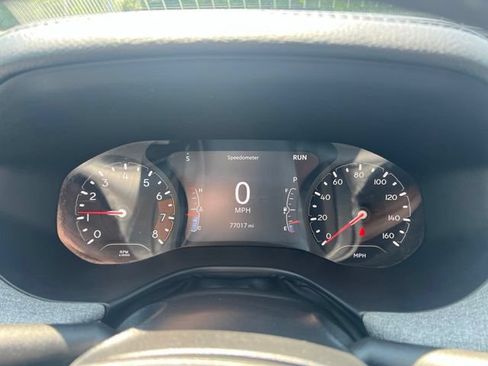 Used 2024 Jeep Compass Latitude AWD/4WD image 12