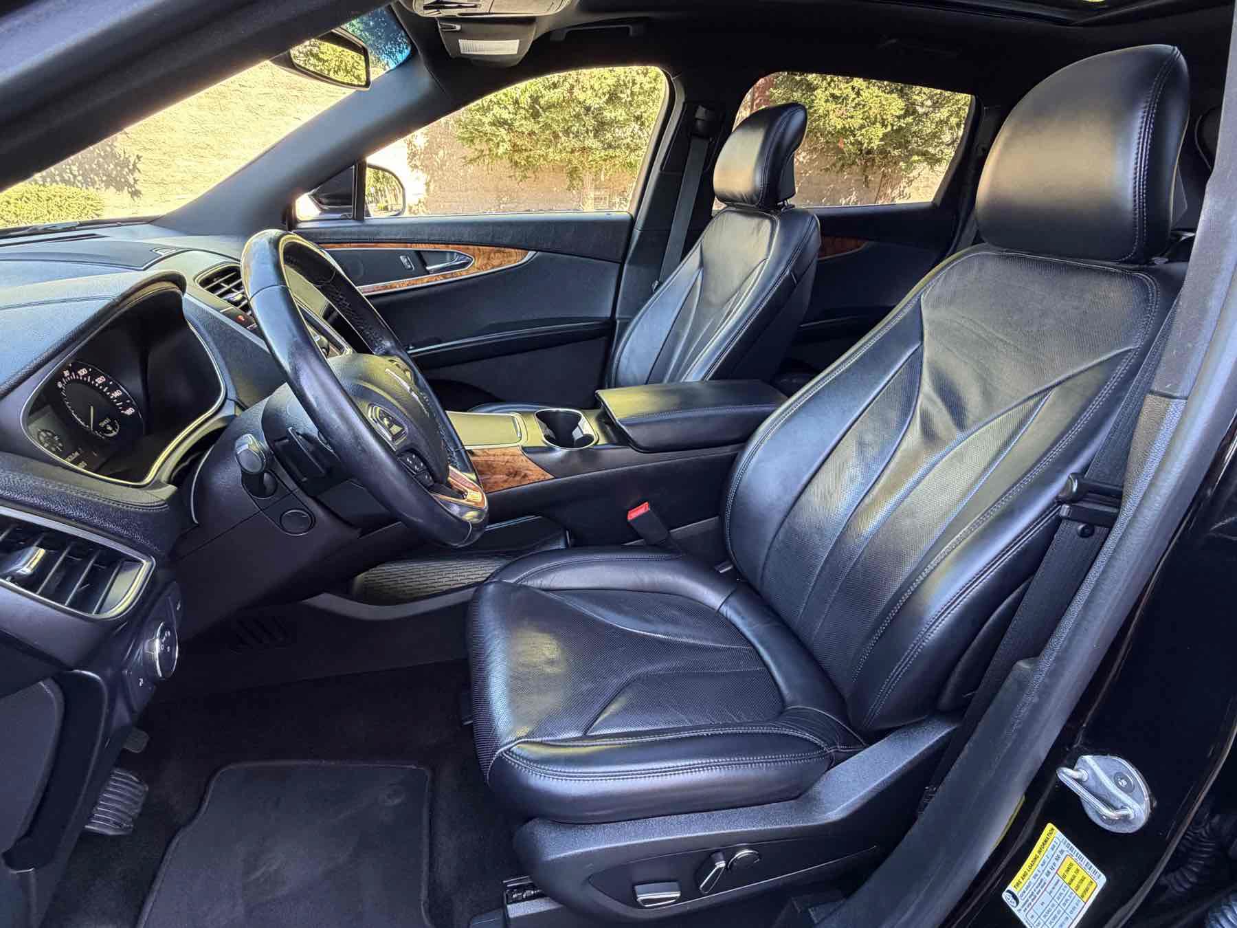 Used 2018 Lincoln MKX Reserve FWD image 11