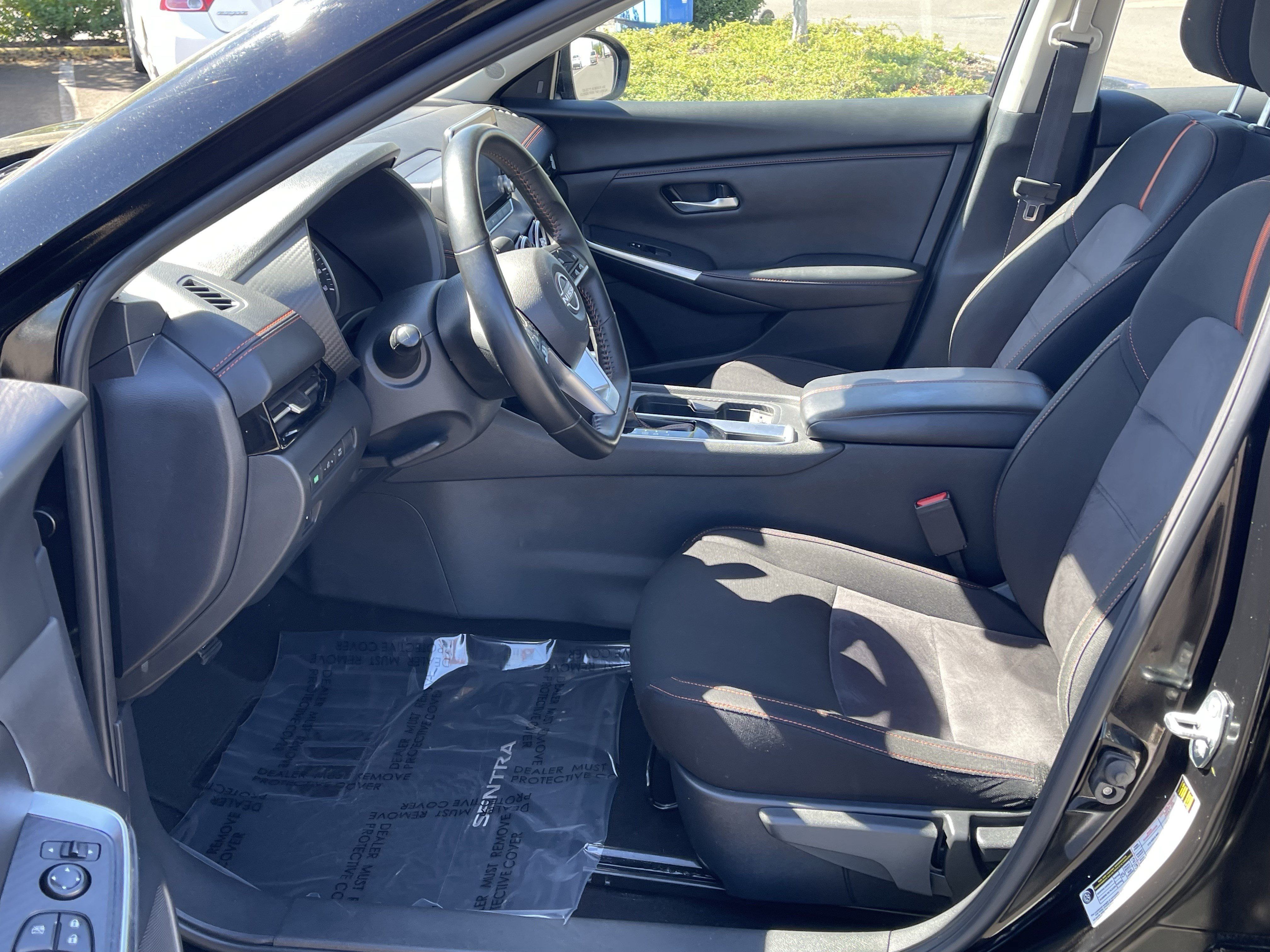 Used 2025 Nissan Sentra SR FWD image 11