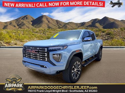 Used 2025 GMC Canyon Denali AWD/4WD image 1