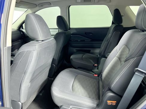 Used 2024 Nissan Pathfinder SV w/ SV Premium Package FWD image 26