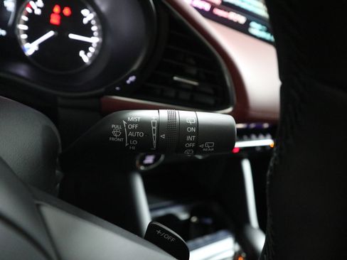 New 2026 MAZDA MAZDA3 Hatchback w/Premium Plus Pkg image 24