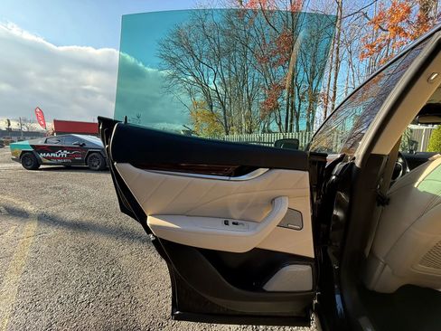 Used 2019 Maserati Levante GranLusso image 15