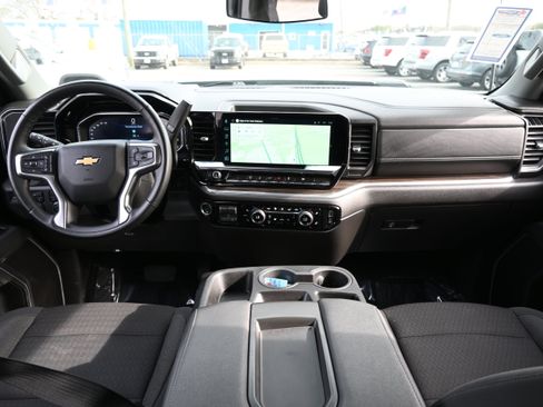 Used 2025 Chevrolet Silverado 2500 LT w/ Convenience Package image 33