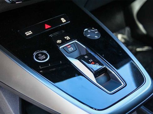 Used 2024 Audi Q4 e-tron Premium Plus image 20