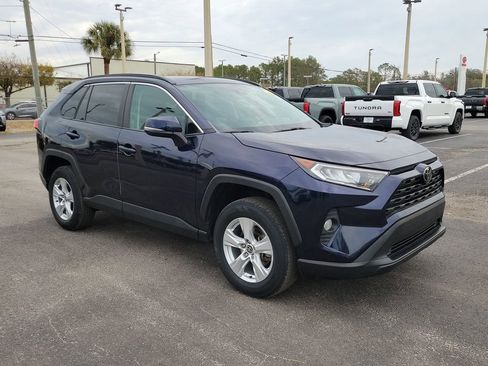 Used 2021 Toyota RAV4 XLE image 2