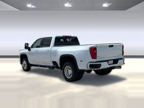 Certified 2026 Chevrolet Silverado 3500 High Country w/ Technology Package AWD/4WD image 3