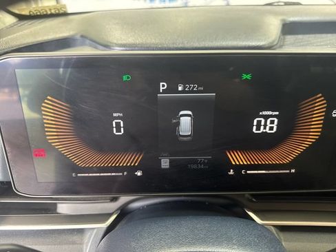 Used 2025 Kia Carnival EX FWD image 17