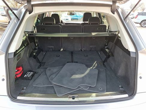 Used 2022 Audi Q7 3.0T Premium w/ Convenience Package image 29