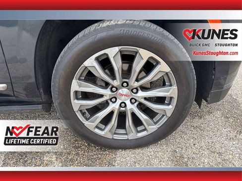 Used 2021 GMC Yukon Denali w/ Denali Premium Package image 15