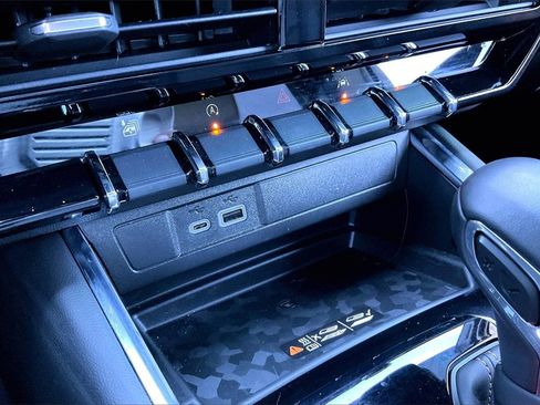 Used 2023 GMC Canyon AT4 w/ AT4 Premium Package image 25