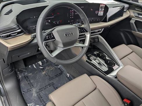 New 2025 Audi Q5 Premium Plus image 3
