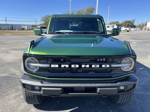 New 2025 Ford Bronco Outer Banks w/ Sasquatch Package image 1