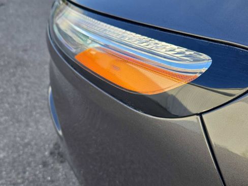 Used 2017 Jeep Cherokee Latitude w/ Cold Weather Group image 11