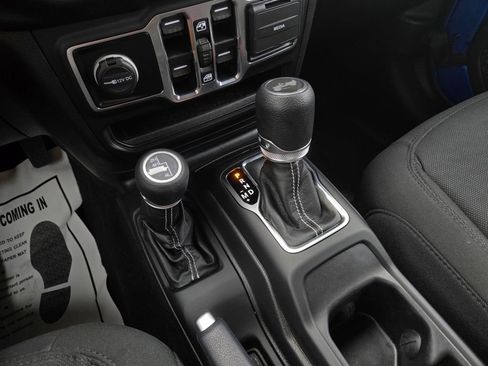 Used 2021 Jeep Wrangler Unlimited Sahara AWD/4WD image 25