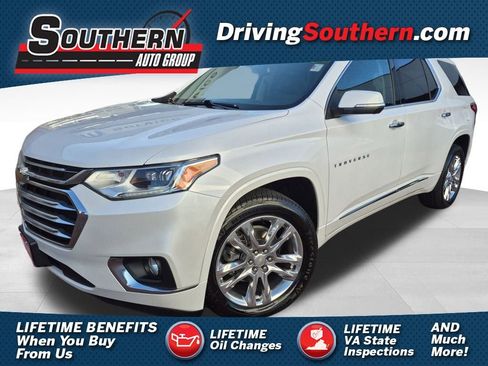 Used 2021 Chevrolet Traverse High Country image 1