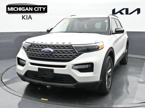 Used 2023 Ford Explorer XLT w/ Equipment Group 202A AWD/4WD image 1