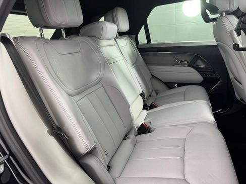 Used 2025 Land Rover Range Rover Sport SE AWD/4WD image 24