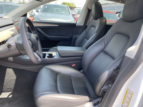Used 2024 Tesla Model Y Long Range AWD/4WD image 12