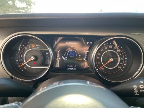 Used 2022 Jeep Wrangler Unlimited Sahara image 20