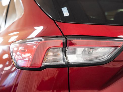 Certified 2022 Ford Escape Titanium AWD/4WD image 7