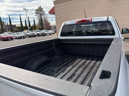 Used 2017 Chevrolet Colorado W/T image 10