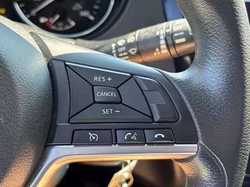 Used 2017 Nissan Rogue S AWD/4WD image 18