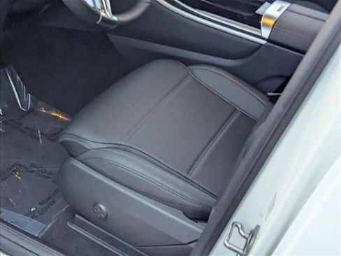 Used 2026 Mercedes-Benz GLC 300 image 4