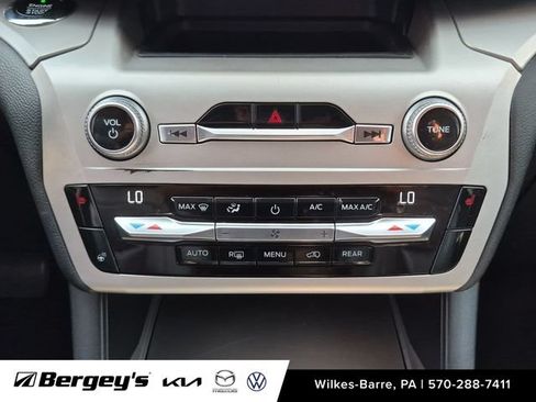 Used 2021 Ford Explorer XLT w/ Equipment Group 202A AWD/4WD image 20