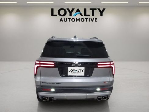 Used 2024 Chevrolet Traverse Z71 w/ Enhanced Driving Package AWD/4WD image 4