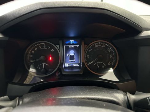 Used 2020 Toyota Tacoma TRD Off-Road AWD/4WD image 26