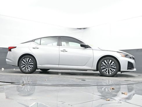 Used 2024 Nissan Altima 2.5 SV image 44