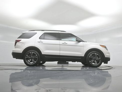 Used 2015 Ford Explorer Sport w/ Equipment Group 401A AWD/4WD image 43